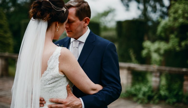 Stylish Wedding Hairstyles with Bridal Veils
